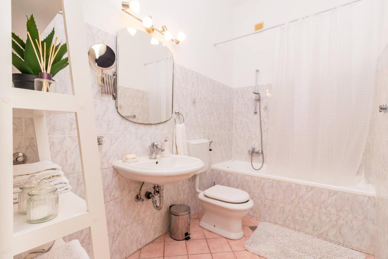 Apartman Lussi Pula Exterior photo