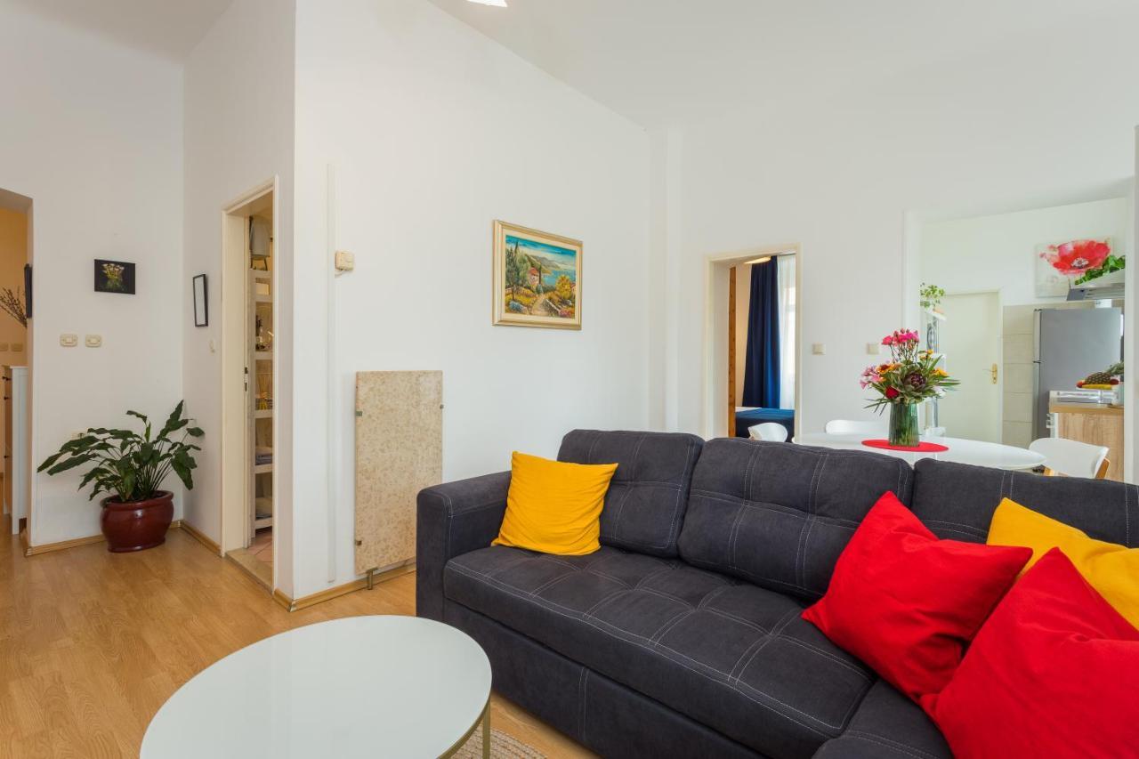 Apartman Lussi Pula Exterior photo